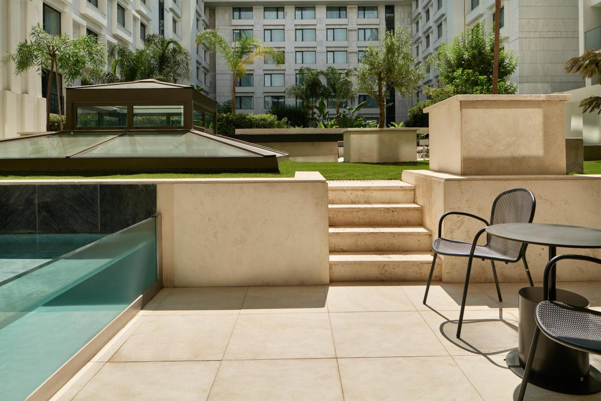 Grand Hyatt Athens Hotel Exterior photo The hotel's rooftop garden
